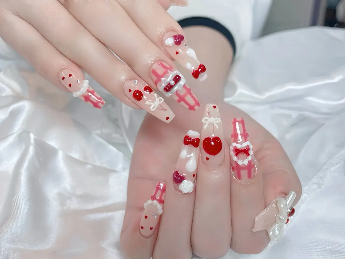 ネイル アートネイル チークネイル ジェルネイル ロングネイル マグネットネイル ハンドネイル Rin Nail 新大久保店のネイルデザイン