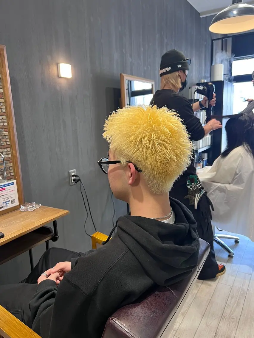 カラー メンズ スパイキーショート ブロンド カット ヘアカラー きづな| 男女歓迎◎のヘアスタイル
