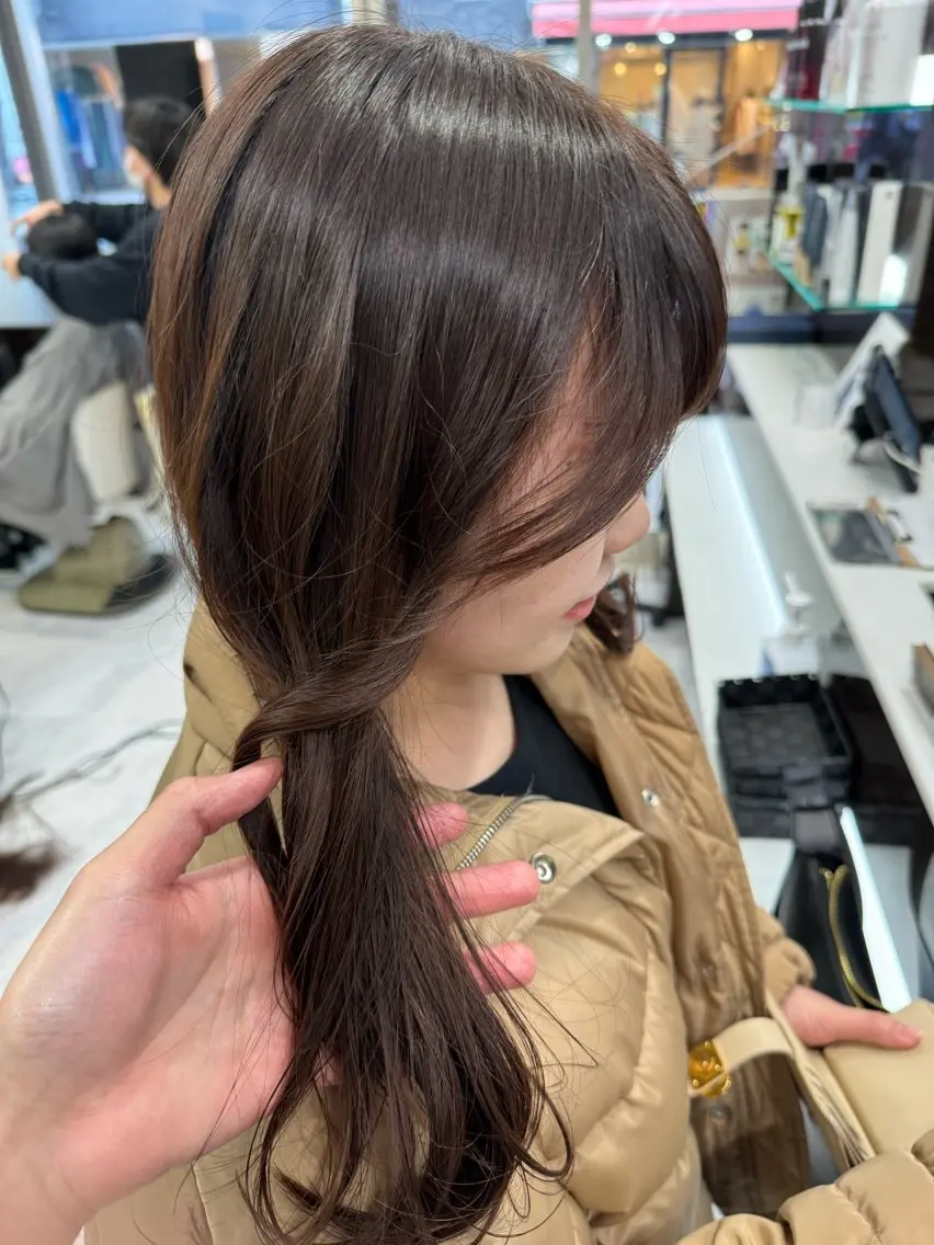 ロング カラー ヘアアレンジ 切りっぱなしボブ ブリーチ ブラウンカラー デザインカラー ダブルカラー 目黒 碧人のヘアスタイル