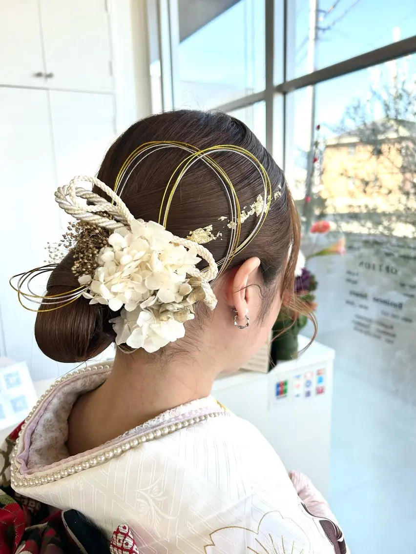 ヘアアレンジ ヘアセット attrice 秋山梨紗のマツエク・マツパデザイン