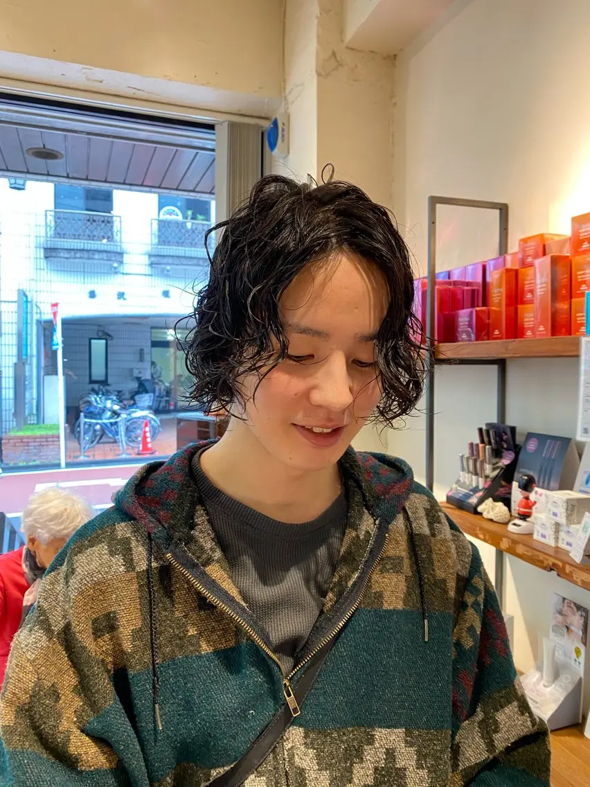 ミディアム パーマ メンズ カット パーマ ナチュラルヘア🫧 ナナミのヘアスタイル
