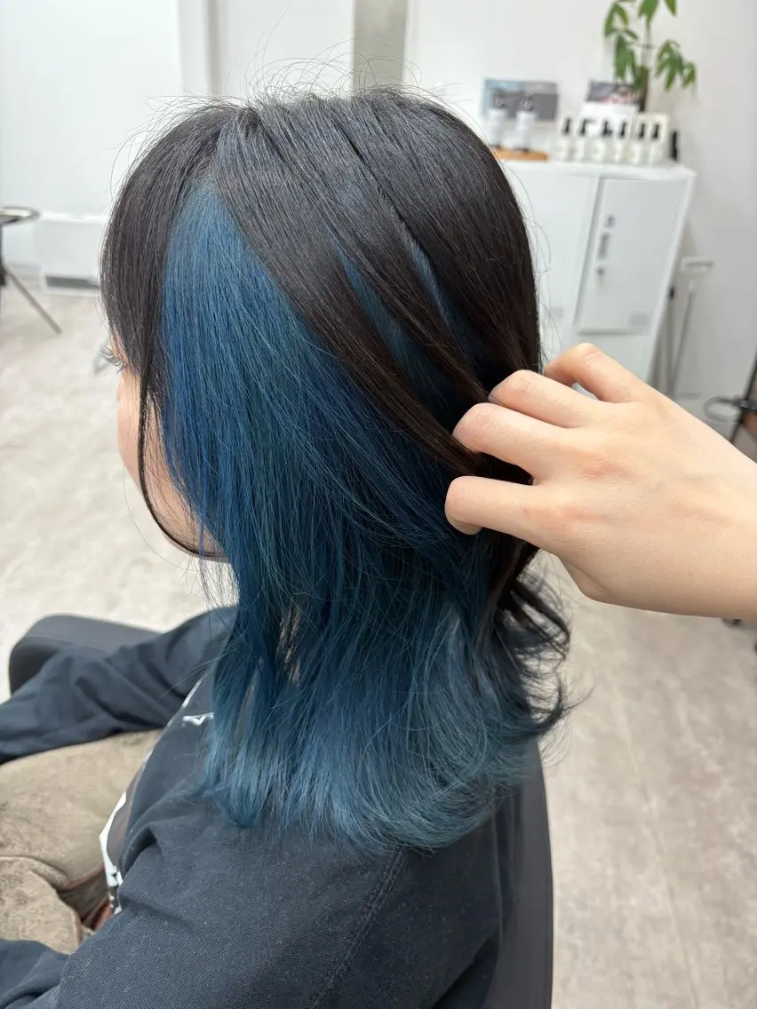 カラー ブルーカラー インナーカラー ヘアカラー anB Bのヘアスタイル