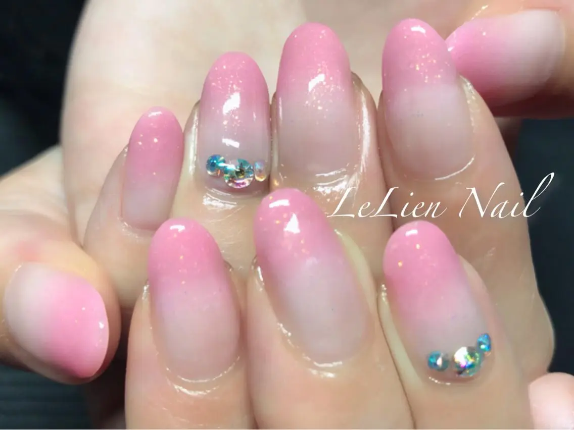 ネイル グラデーション ラメ(グリッター) ラメグラデーション 春ネイル モチの良さ◉ フィルインネイル♡のネイルデザイン