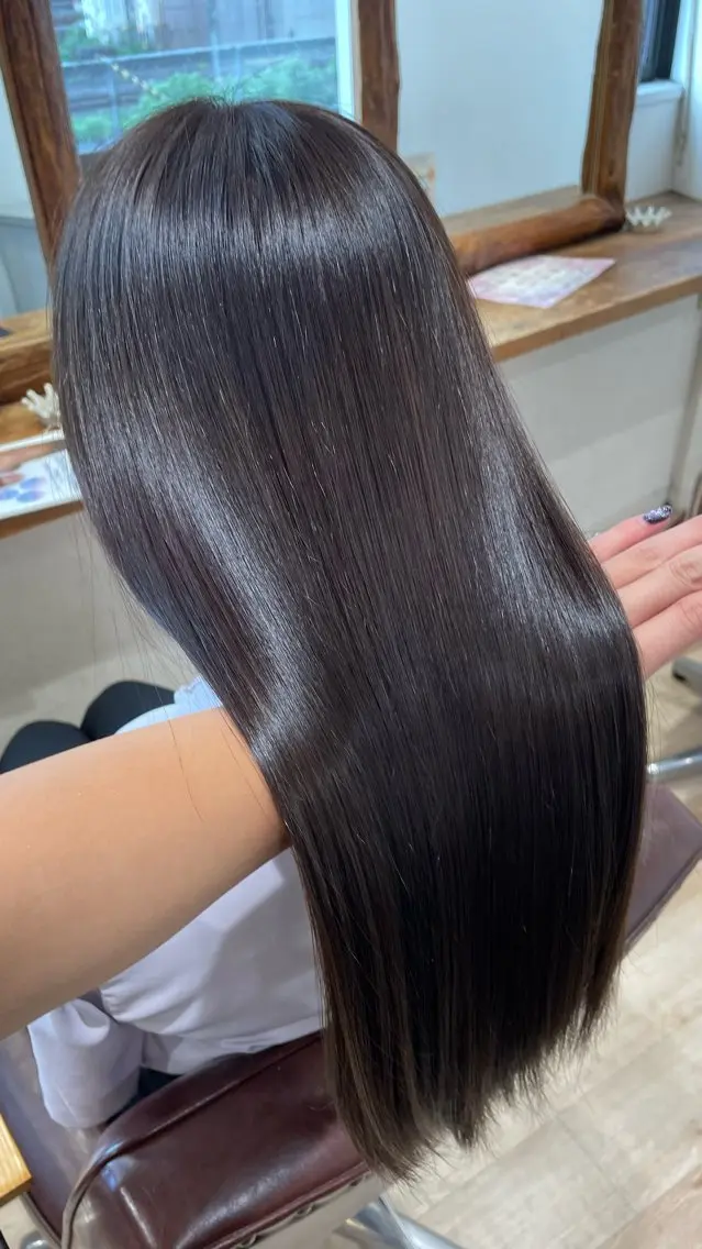 ロング カラー コトミ【メンズ】 【曲がる縮毛矯正】のヘアスタイル