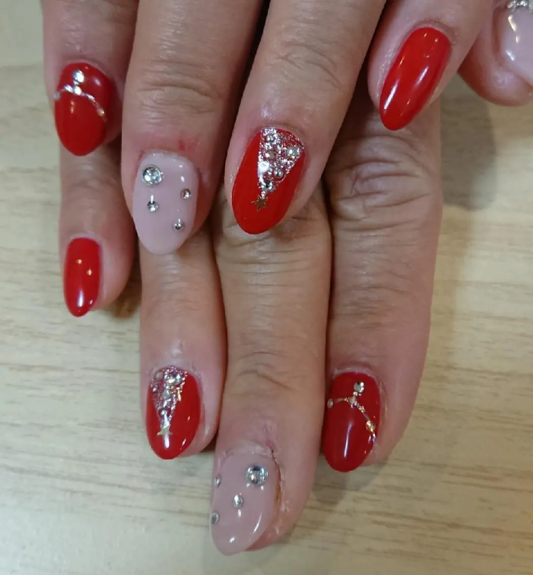 ネイル ラメ(グリッター) ストーンネイル 冬ネイル クリスマス Lilith Nailのネイルデザイン