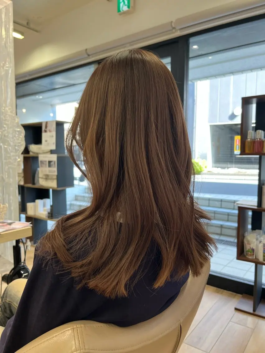 セミロング カラー ブラウンカラー カット ヘアカラー トリートメント 斉藤 翔平のヘアスタイル