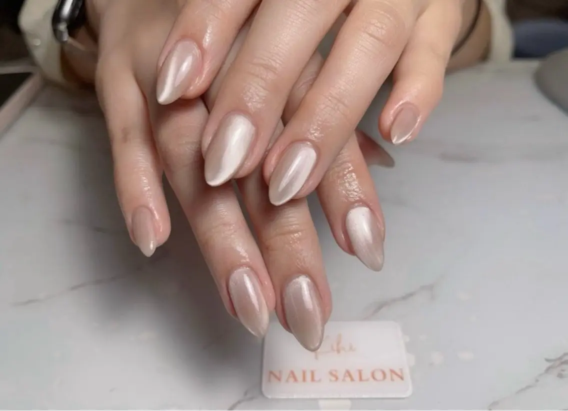 ネイル アートネイル フレンチネイル ジェルネイル グラデーション 韓国ネイル ハンドネイル Nail Kihi アミ🌷のネイルデザイン