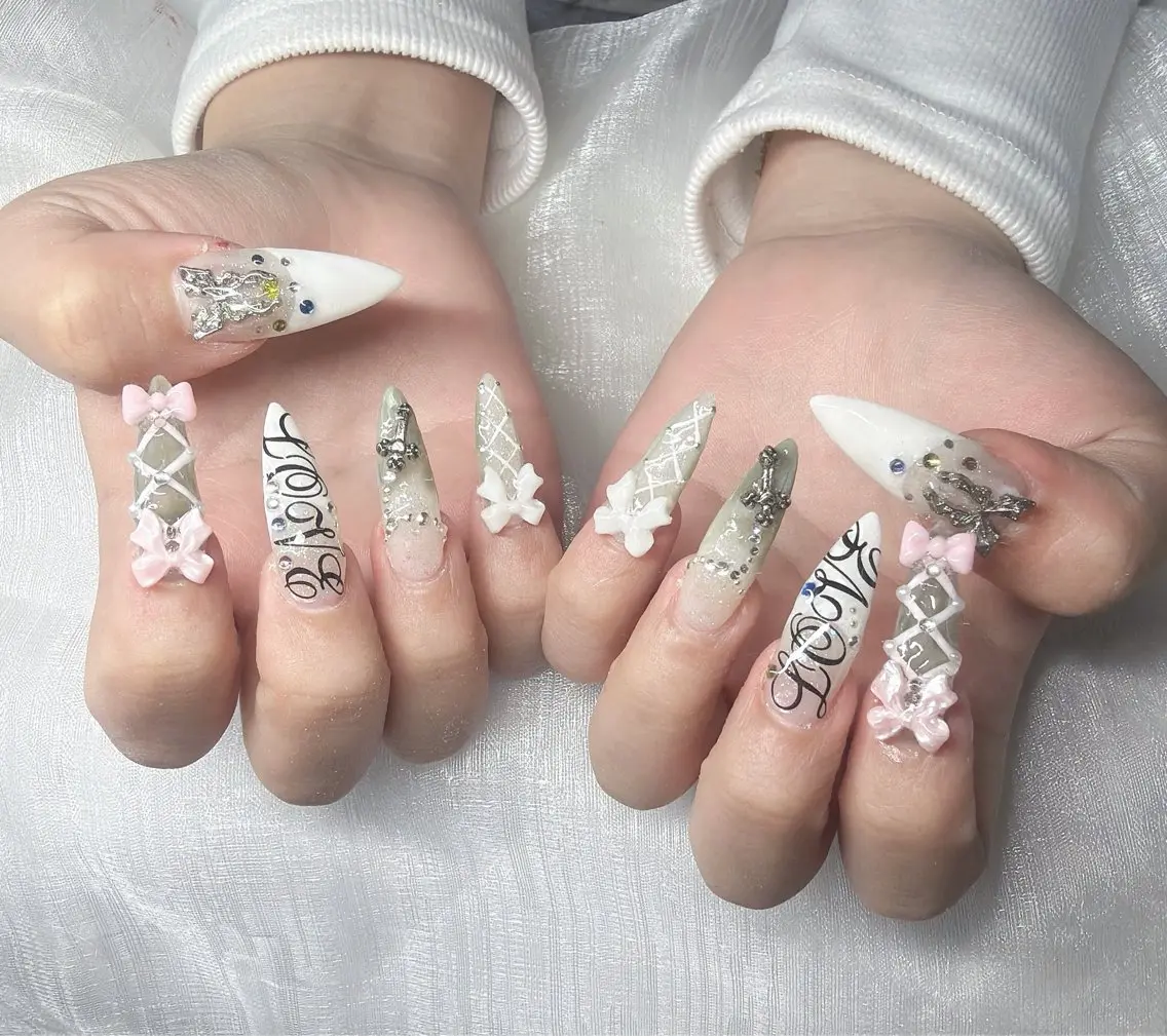 ネイル ハンドネイル Lee Nailsのネイルデザイン