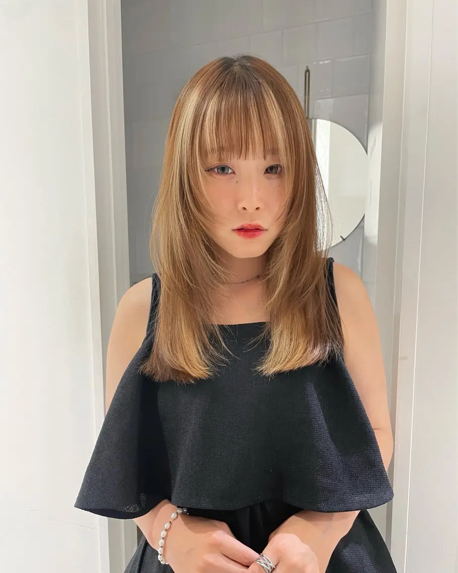 セミロング 顔まわりレイヤー 顔周りカット レイヤーカット カット ヘアカラー アサカ/透明感カラー /レイヤーカットのヘアスタイル