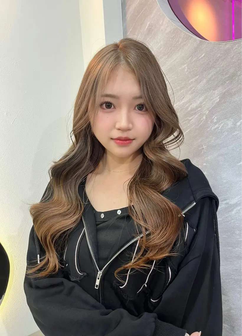 【5月限定🐈⬛🎀】ブリーチonカラー×似合わせカット+1step高保湿トリートメント付き🫧の写真