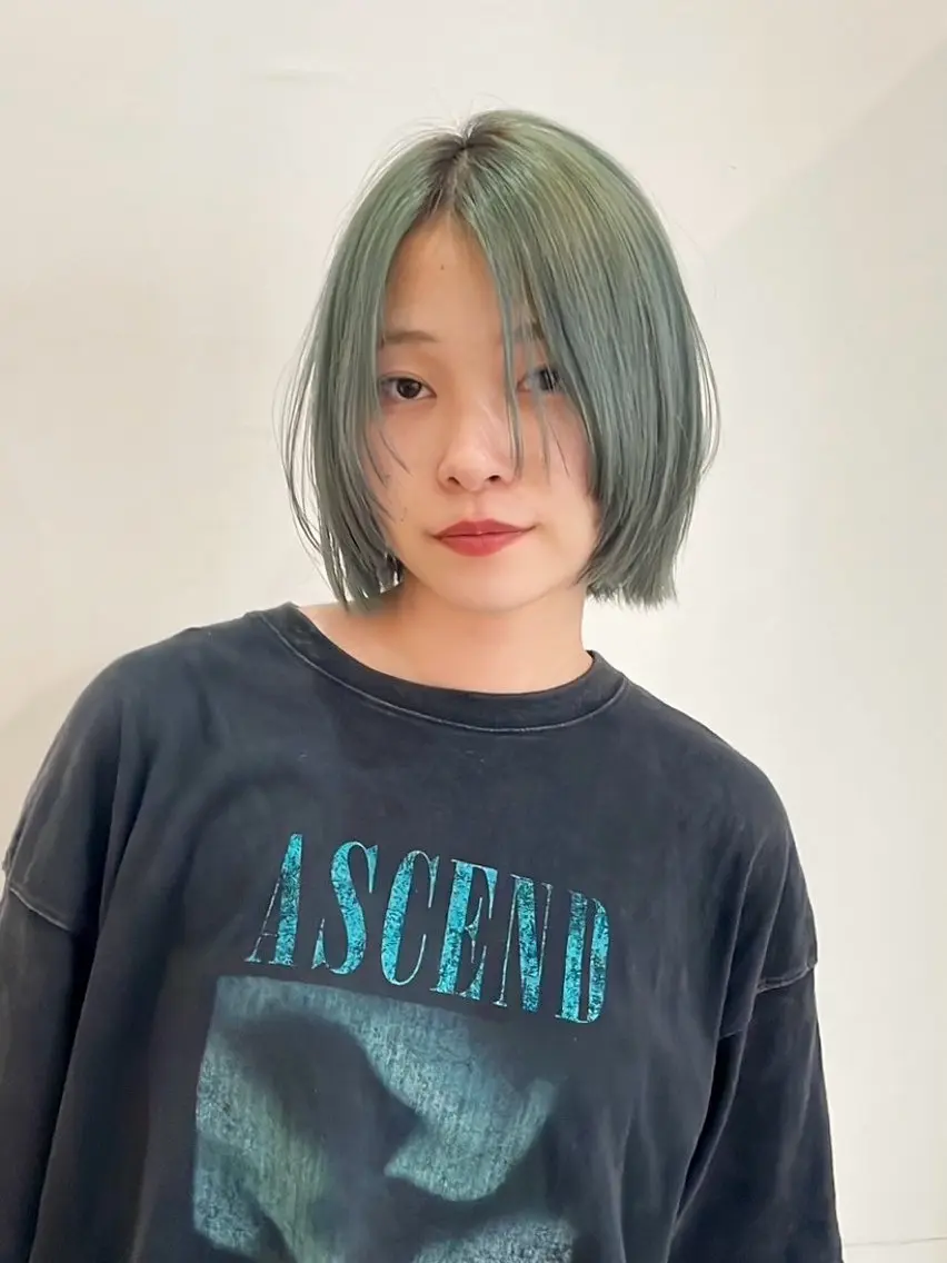 ショート ボブ 切りっぱなしボブ/ ブリーチカラー/大塚のヘアスタイル