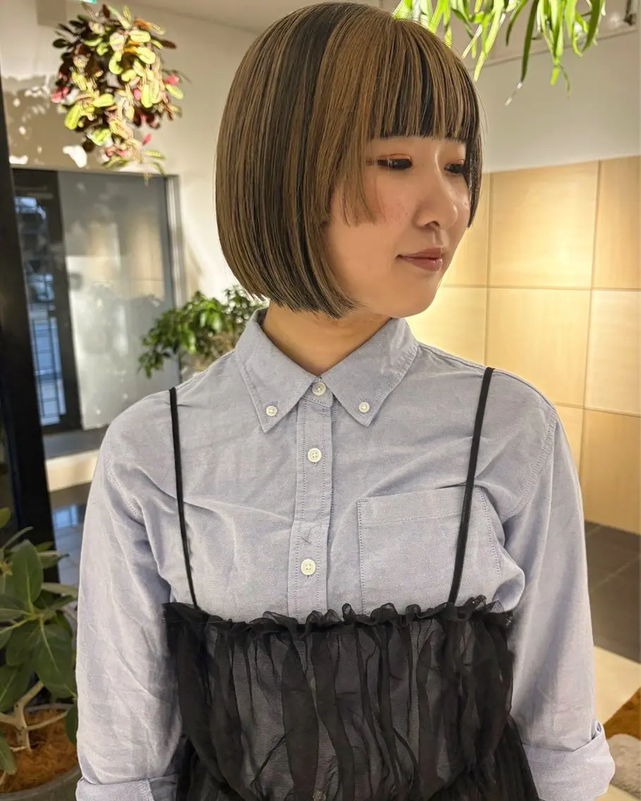 ショート カット ヘアカラー Yui⭐️ 透け感カラーのヘアスタイル