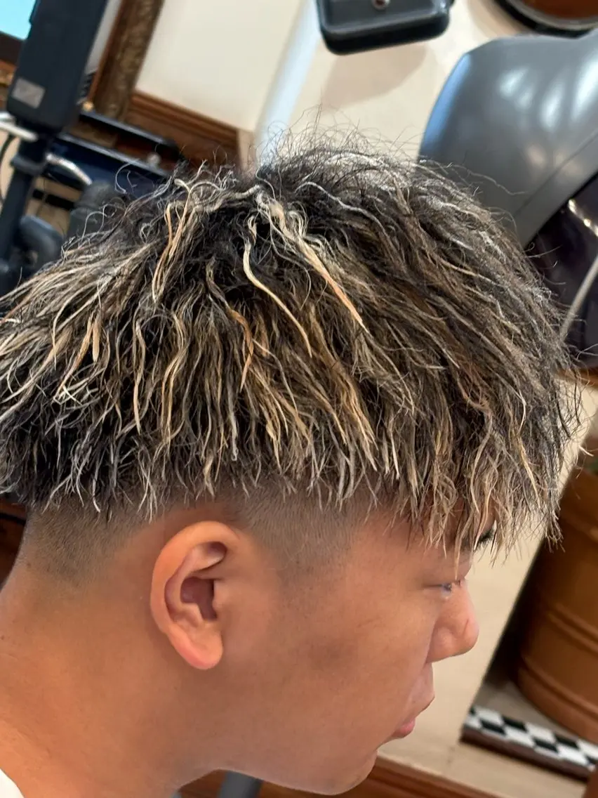 ショート カラー パーマ メンズ メンズメッシュ メッシュ おしゃれ泥棒 石原メンズ特化美容師のヘアスタイル
