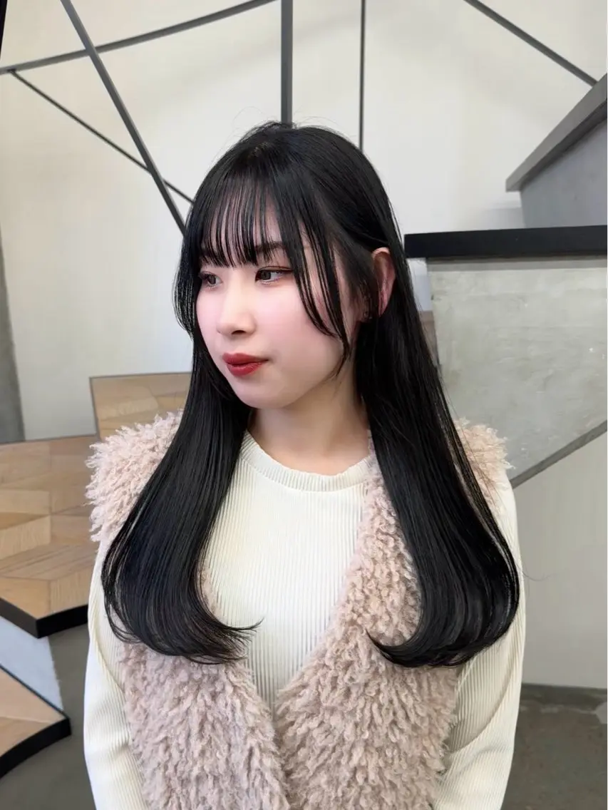 【黒染めしたく無い方にオススメ‼️】艶ブルーブラックカラーの写真