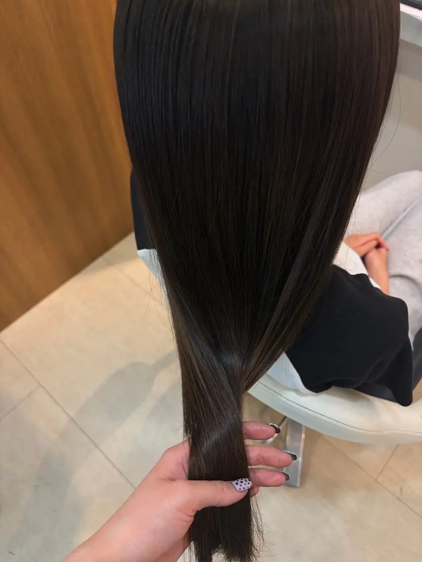 ロング カラー グレージュ ヘアカラー 井口 陽菜のヘアスタイル