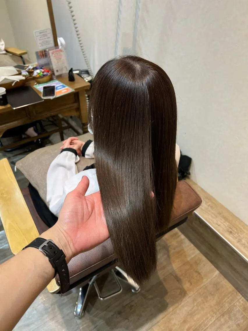 カット&オーガニックグレイカラー&トリートメント!!白髪染めのクーポンです✨の写真