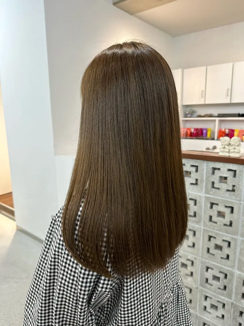 ロング カット ヘアカラー トリートメント カイリ /レイヤーカットのヘアスタイル
