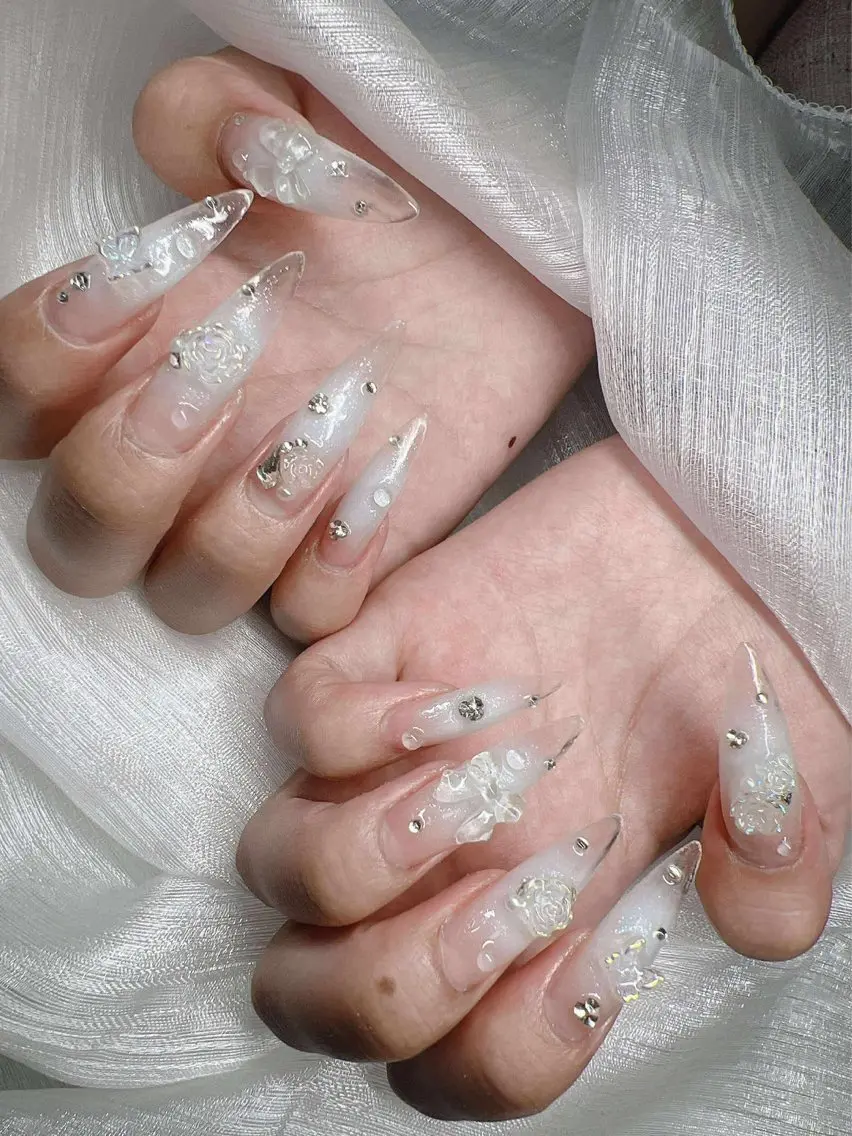 ネイル 長さ出し グラデーション 卒業式 キラキラネイル マグネットネイル ハンドネイル Lee Nailsのネイルデザイン
