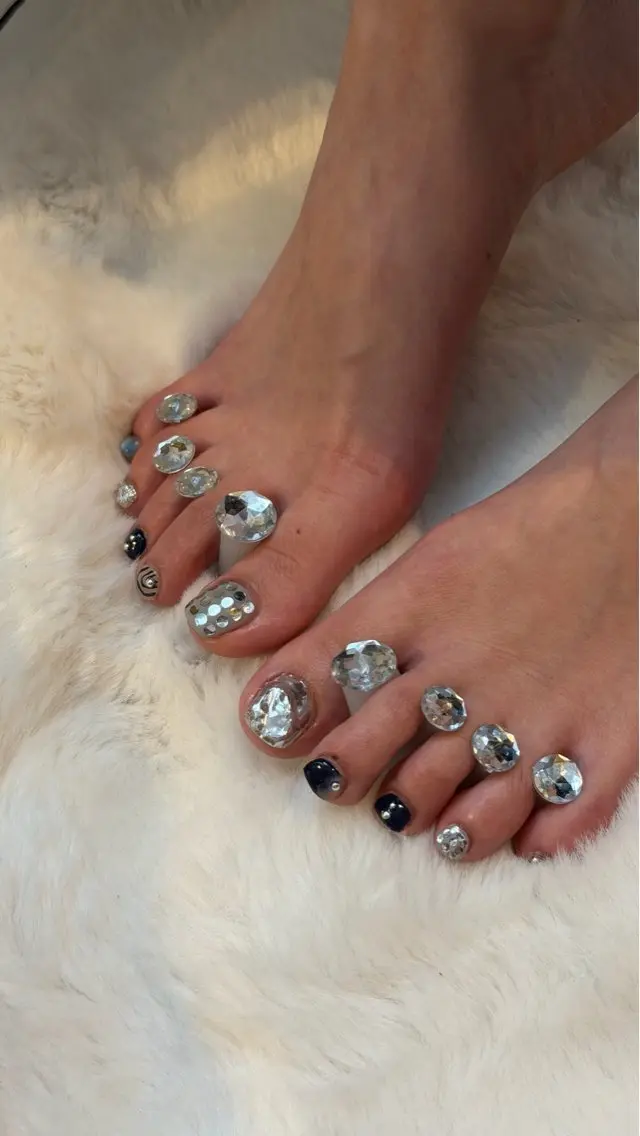 ネイル キラキラネイル ニュアンスネイル フットネイル nailsalon Utopiaのネイルデザイン