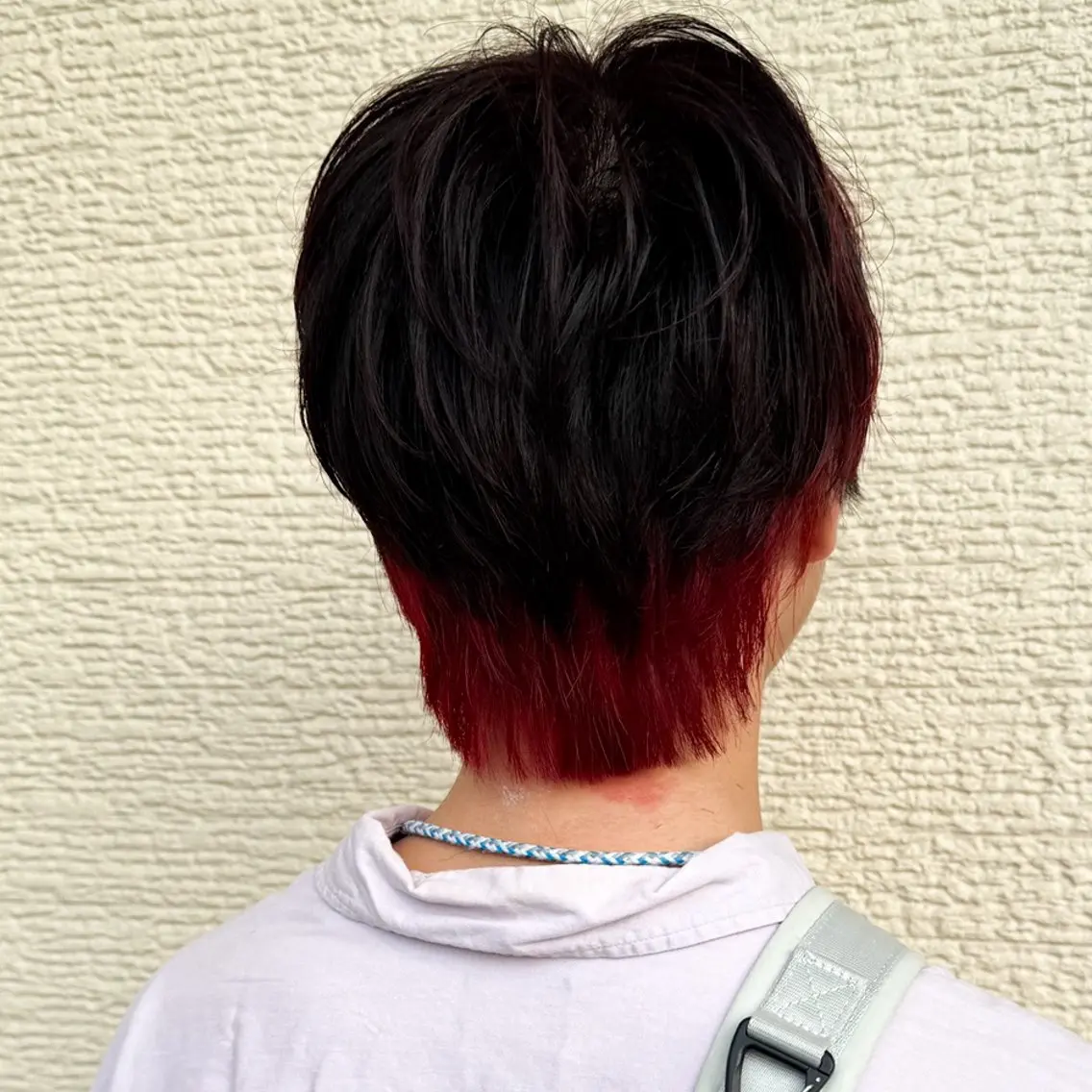 ショート カラー メンズ メンズメッシュ ミストバング フェイスフレーミング メッシュ レッドカラー デザインカラー/ 推しの配色 肥後のヘアスタイル