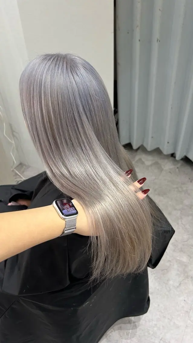 ロング カラー 艶髪✖️ハイトーン 🫧YURIA🫧のヘアスタイル