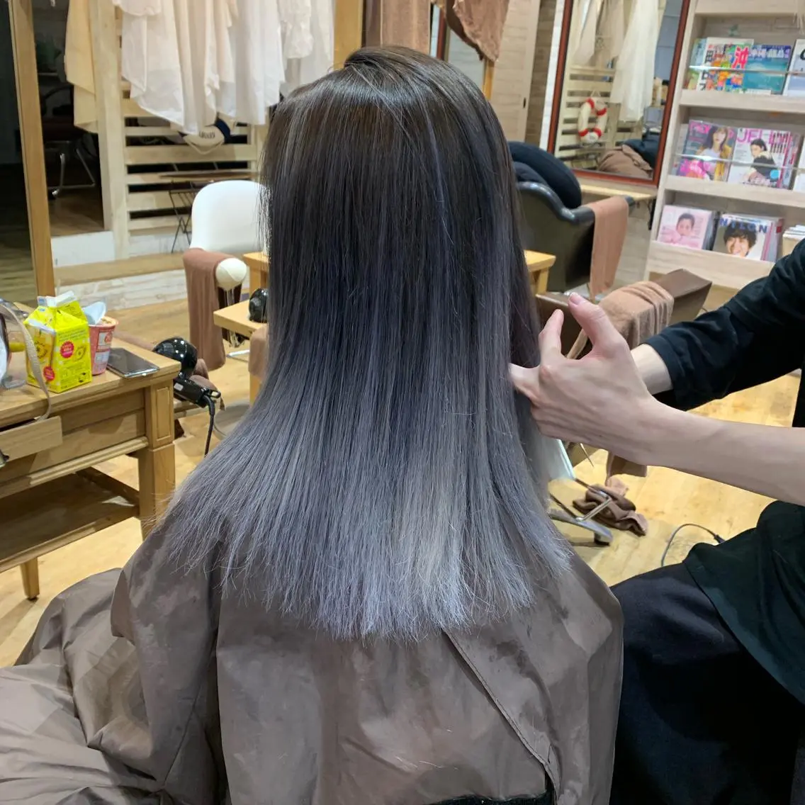 カラー 天野 利咲のヘアスタイル