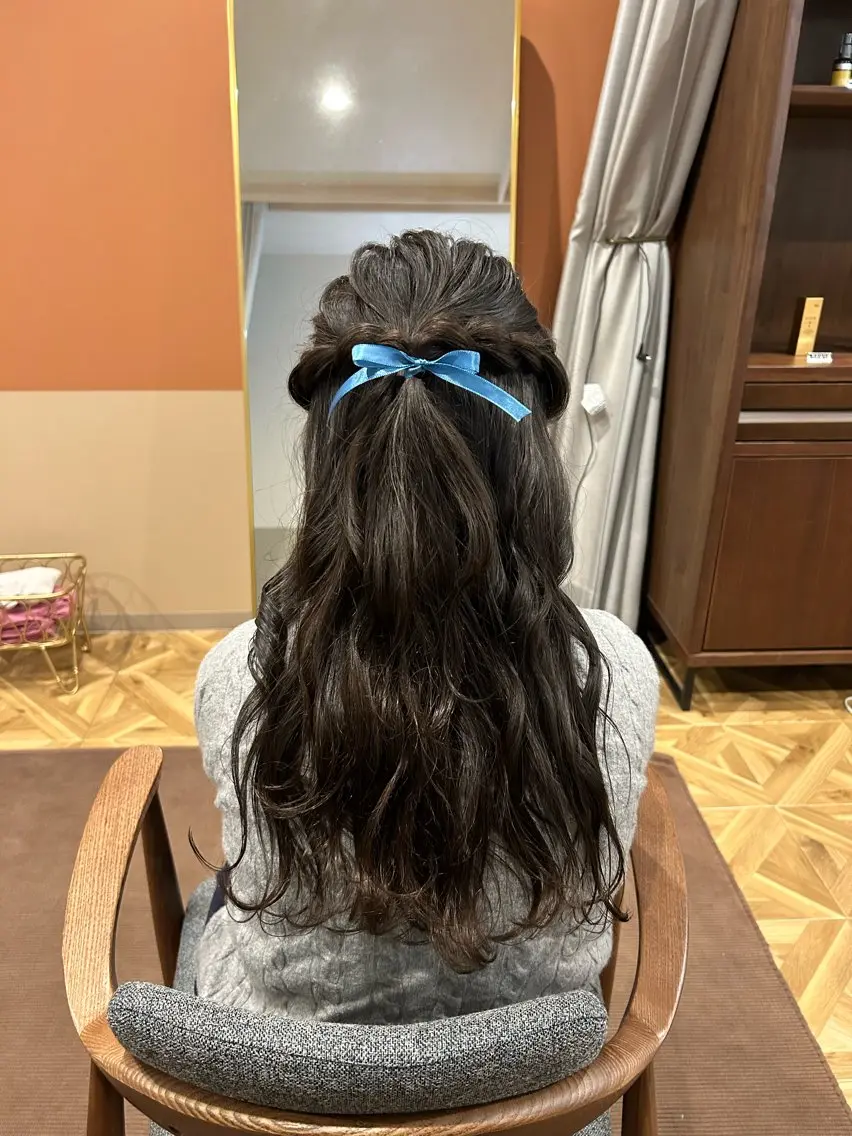 ヘアアレンジ ハーフアップ ボブ 簡単アレンジ 根石 結菜のヘアスタイル