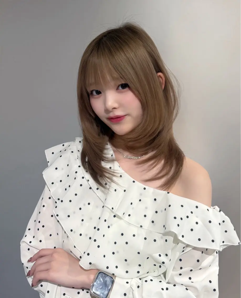 ミディアム カラー カット ヘアカラー トリートメント レイヤー×艶髪特化 マネージャー安藤光司のヘアスタイル