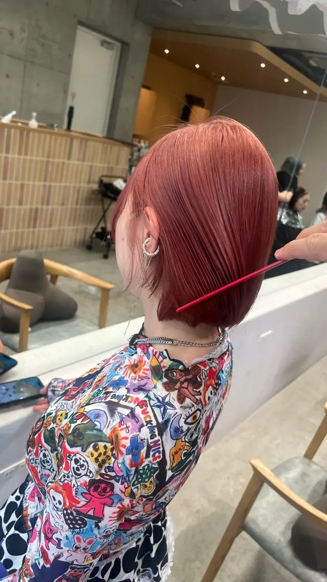 ミディアム カラー ミディアムレイヤー ベージュカラー ブリーチ 透明感カラー デザインカラー カット ヘアカラー 誰より丁寧なカット/ 小林輝/レイヤーのヘアスタイル