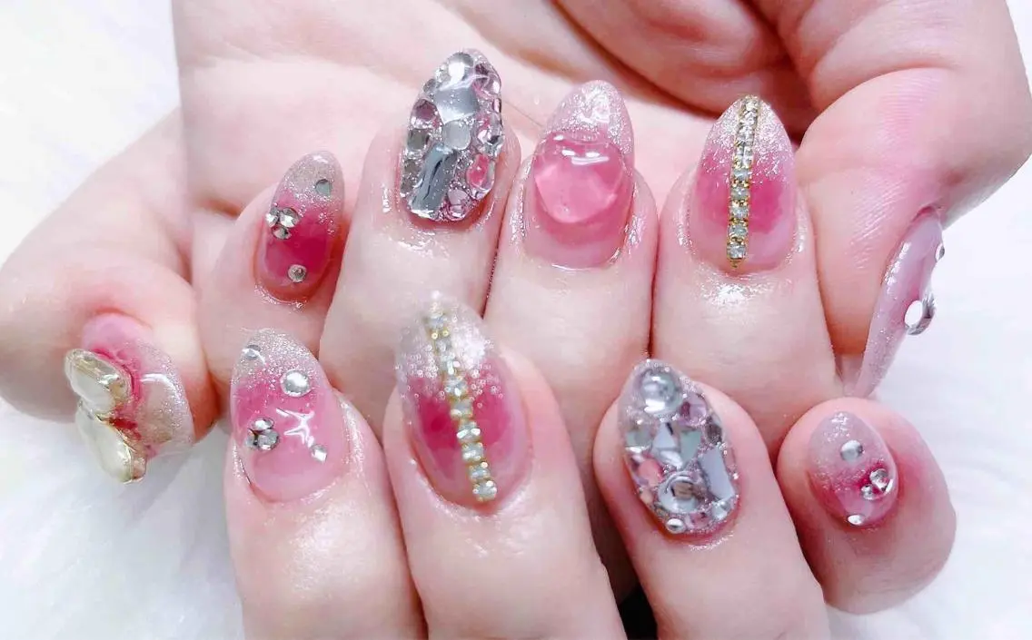 ネイル ハンドネイル MoonNail ユリ🌸のネイルデザイン