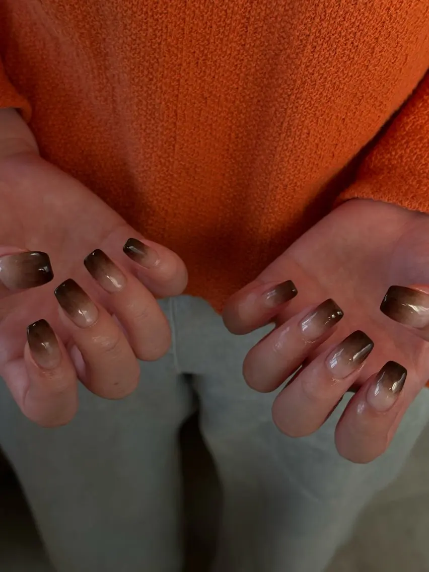ネイル ブラウン グラデーション キラキラネイル ニュアンスネイル オフィスネイル ハンドネイル tamu nail 金町のネイルデザイン
