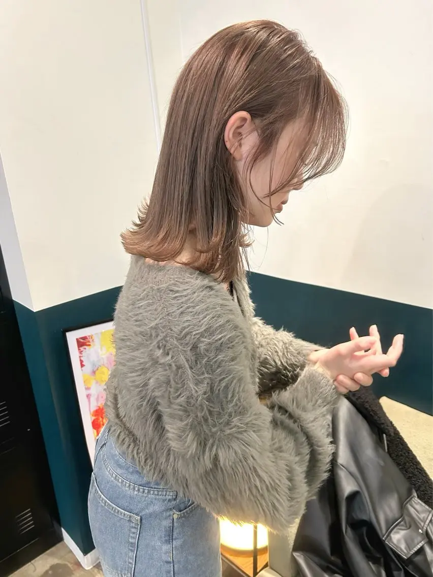 ミディアム カラー グレージュ オリーブグレージュ オリーブグレー 顔周りカット レイヤーカット カット ヘアカラー カラーリスト菅野 竜矢🌈のヘアスタイル