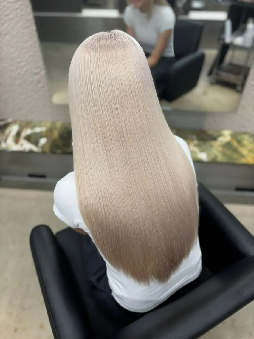 ロング ケアカラー PELE  原宿 airiのヘアスタイル