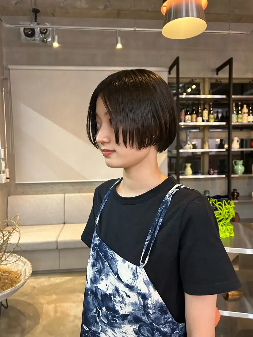 ショート 顔周りカット レイヤーカット ショートヘア yara reinのヘアスタイル