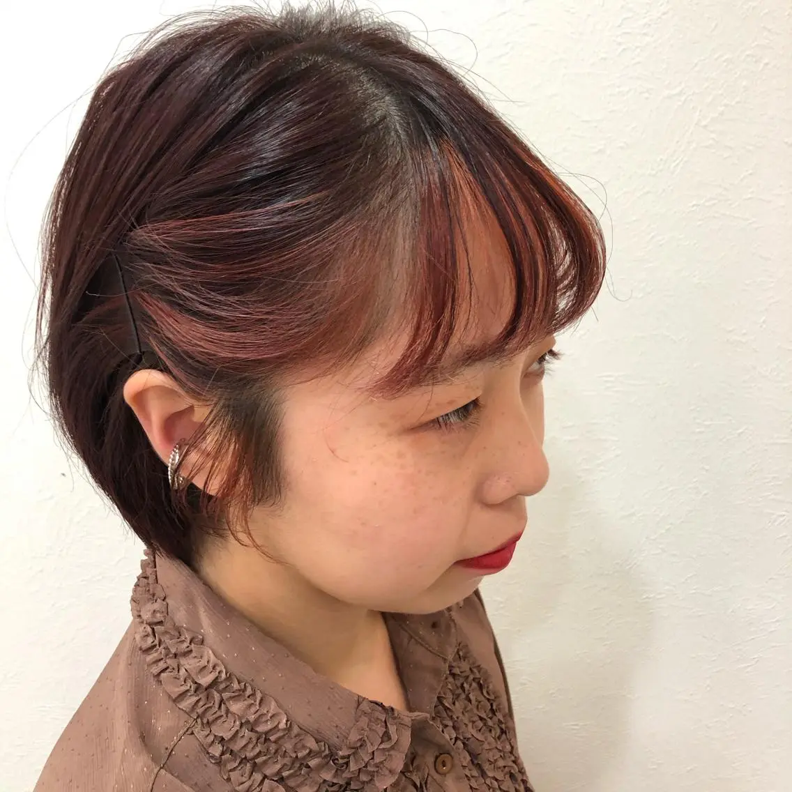 ミディアム カラー パーマ ヘアアレンジ イヤリングカラー パーマスタイル🔅 sayacaのヘアスタイル