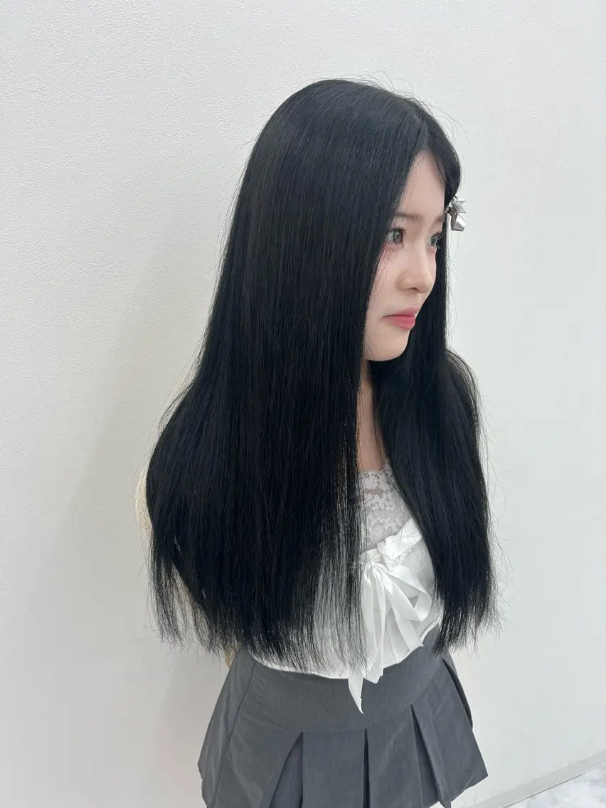 カラー 黒髪 透明感カラー ユイ☆レイヤー/ ブリーチ卒業カラーのヘアスタイル