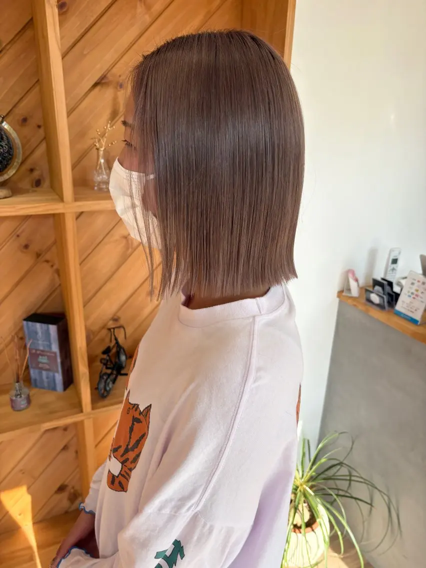ミディアム カット 明石 歩樹のヘアスタイル