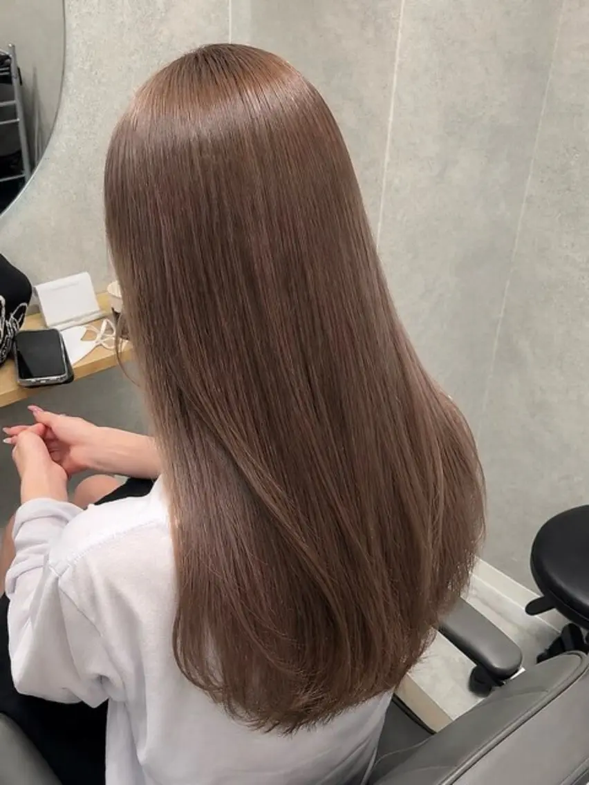 ロング カット ヘアカラー トリートメント 透明感カラー/レイヤ ー/顔まわり/辻部のヘアスタイル