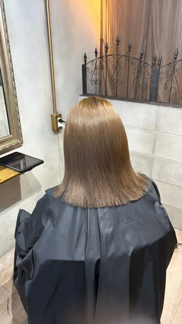 セミロング カラー ブリーチ ブリーチなしカラー Azumi/髪質改善 /ハイトーン/ボブのヘアスタイル
