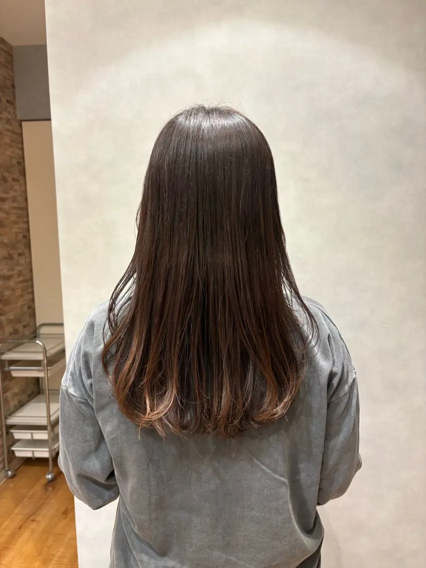 ミディアム 中村 芹愛のヘアスタイル