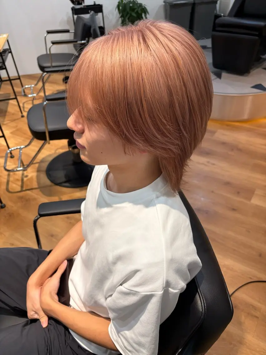 カラー メンズ メンズブリーチ ベージュカラー ブリーチ ピンクカラー ピンクベージュ ヘアカラー CUT純 キリナのヘアスタイル