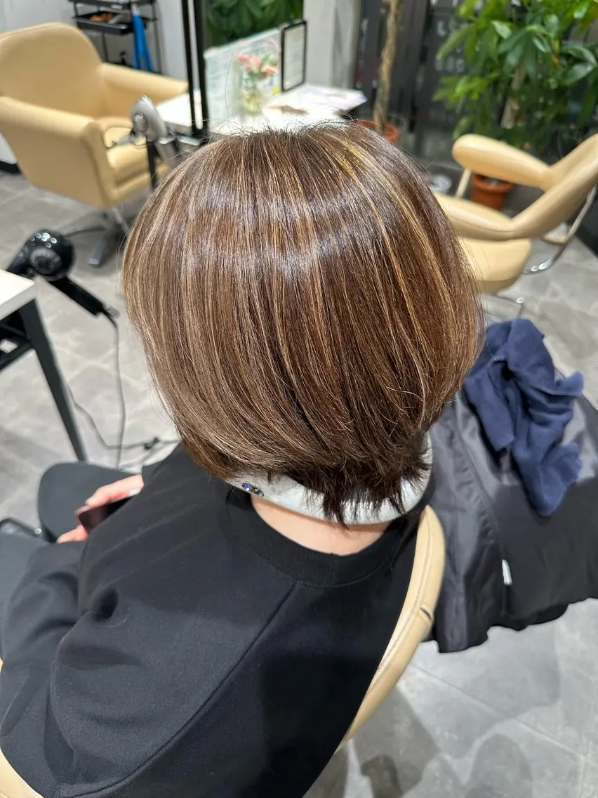 ショート ハイライト カット ヘアカラー 福田 秀好のヘアスタイル