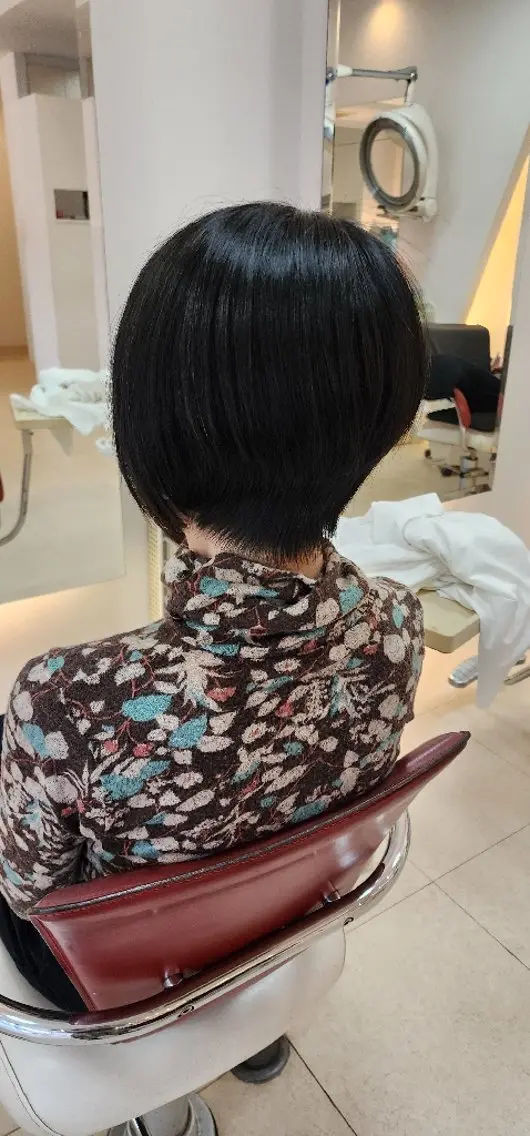 ミディアム カラー 黒髪 hairmake Juinのヘアスタイル