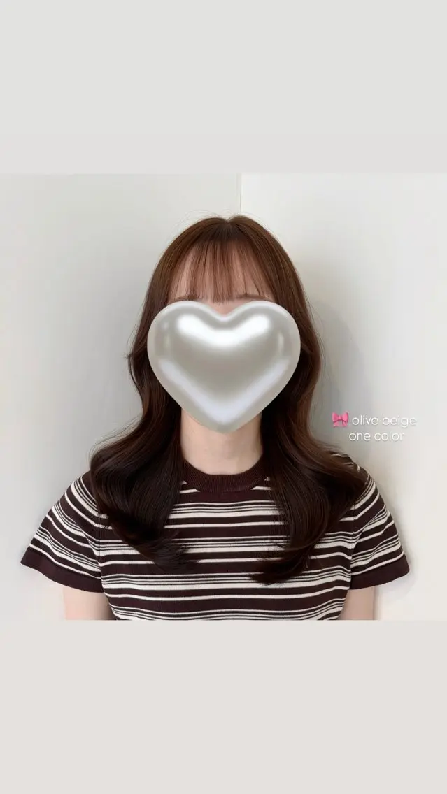 セミロング ヘアカラー トリートメント レイヤー🩵オリーブ /透明感/Miuのヘアスタイル
