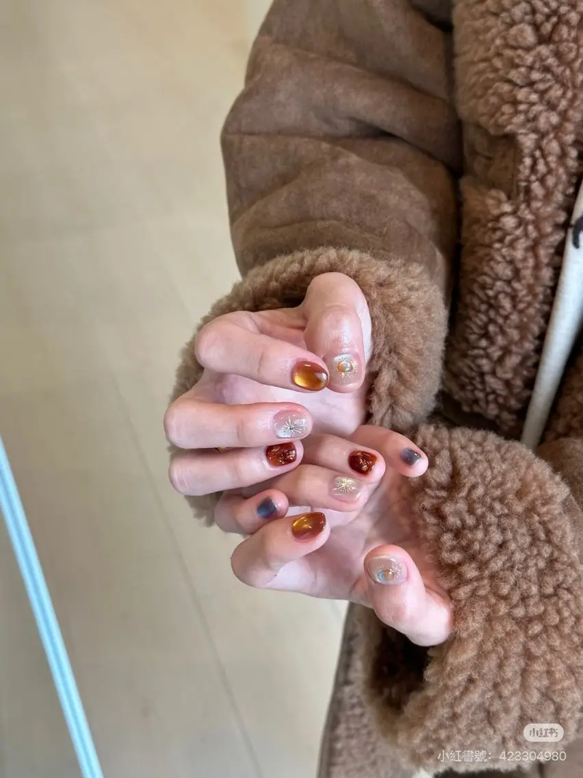 ネイル アートネイル オーロラネイル チークネイル フレンチネイル ガラスフレンチ ハンドネイル 🎀🎀YooLi Nail Salonのネイルデザイン