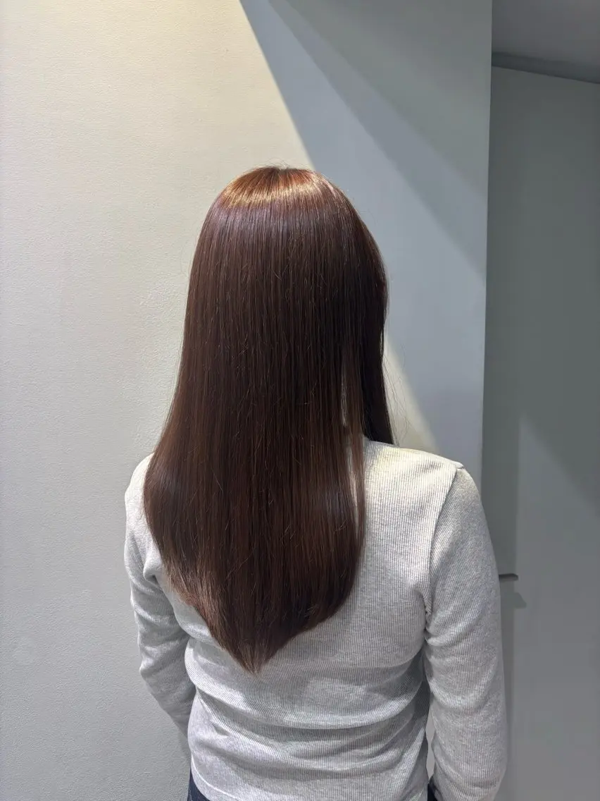 ロング ヘアカラー 油井 緋織のヘアスタイル