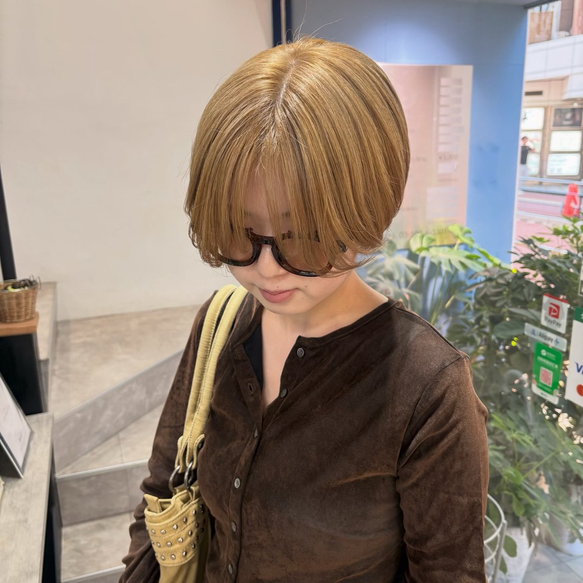 ショート ショートヘア カット ヘアカラー 佐々木 芽衣のヘアスタイル