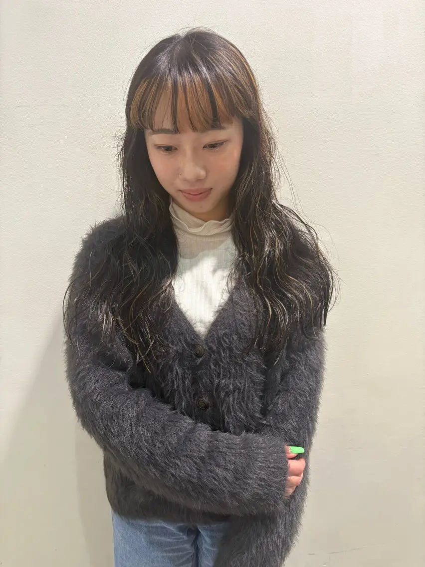 ロング パーマ パーマ ヨシノ マナウのヘアスタイル
