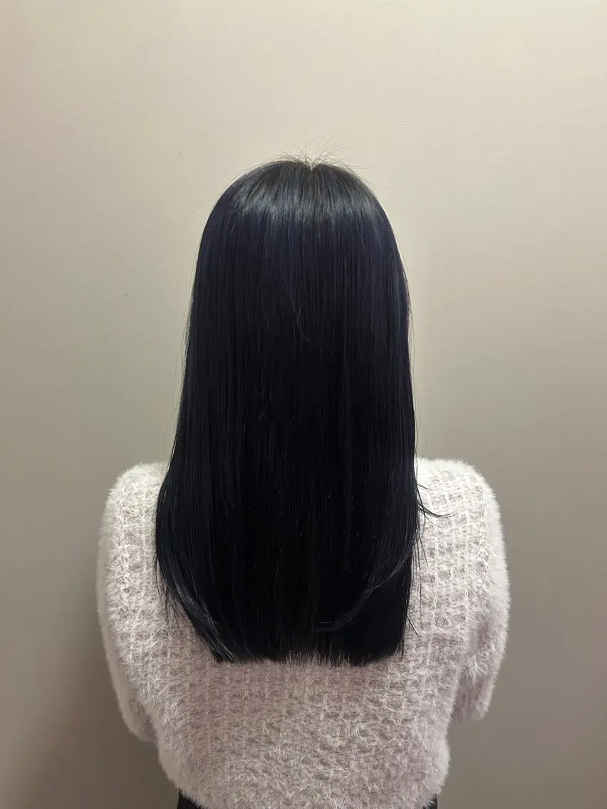 セミロング 岡本 妃麗のヘアスタイル