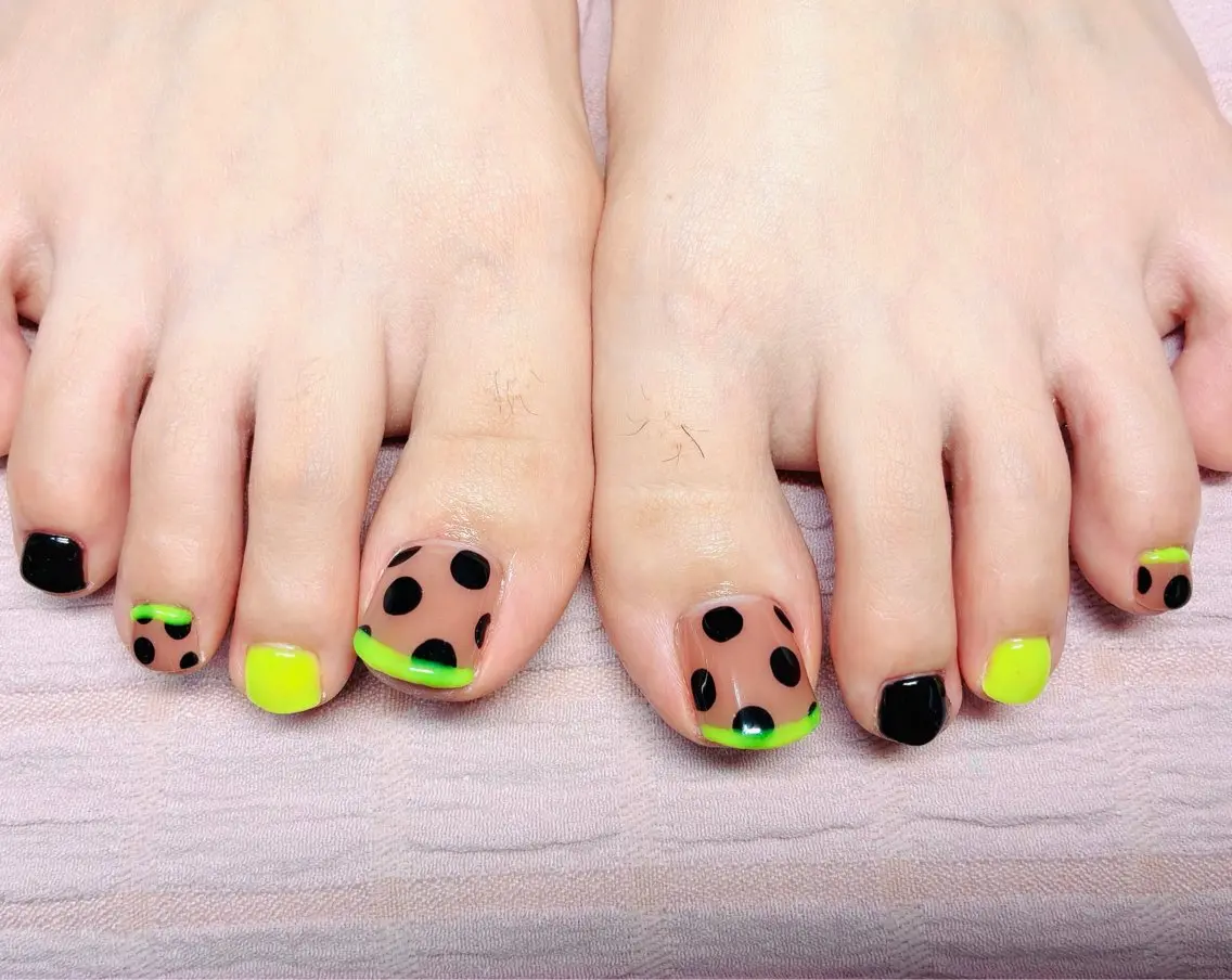 ネイル 持ち込み フットネイル GAL_NAIL Miraiのネイルデザイン
